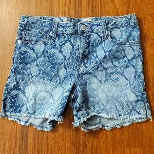 Seven 7 Women's 5" Gray Hem Denim Weekend Shorts - Size 6